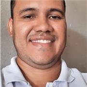 Professsor de Libras ensina aulas particulares para iniciantes